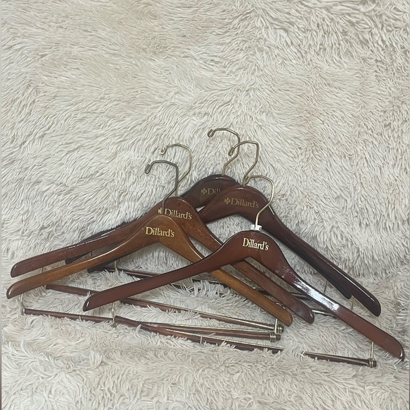 Dillard's Wooden MENS SUIT Hangers Set off 5, - Picture 4 of 7